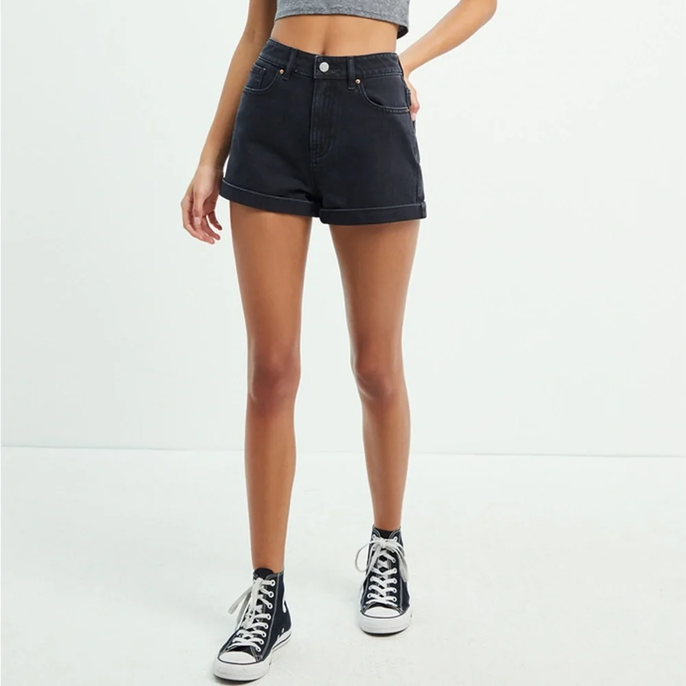 Pacsun Black Washed Denim Mom Shorts Women’s Size 25